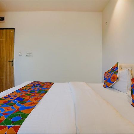 Collection O Hotel Farmaish Garden Chinchvad Exterior photo