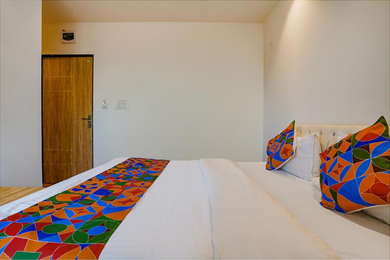 Collection O Hotel Farmaish Garden Chinchvad Exterior photo
